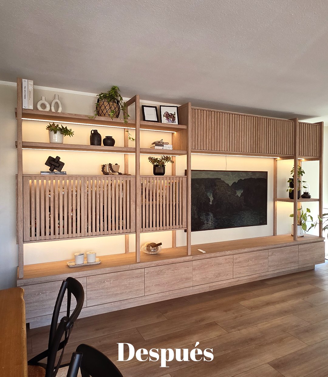 Después — Living con estantería y biblioteca a medida, fabricado por Pamparana Muebles